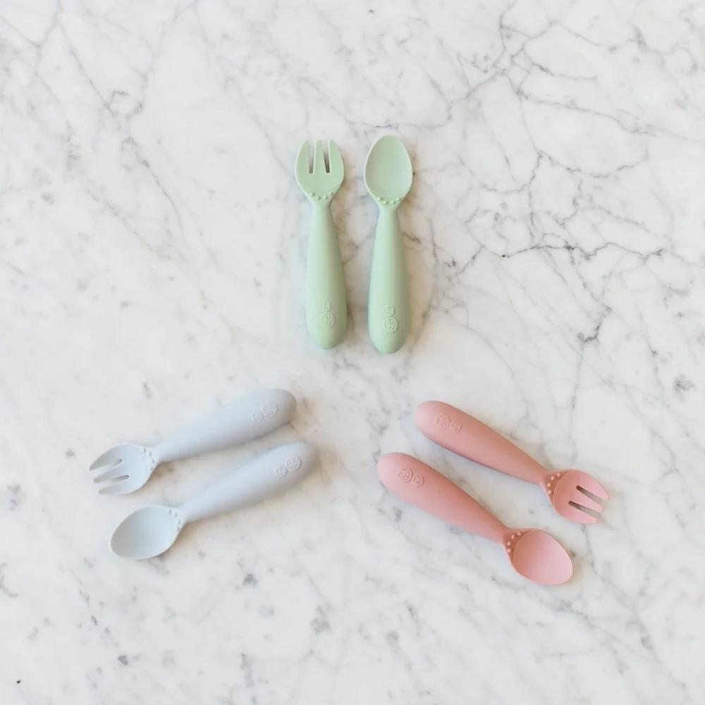 ezpz-silicone-mini-mat-+-utensils-feeding-set-nordic-blush- (5)