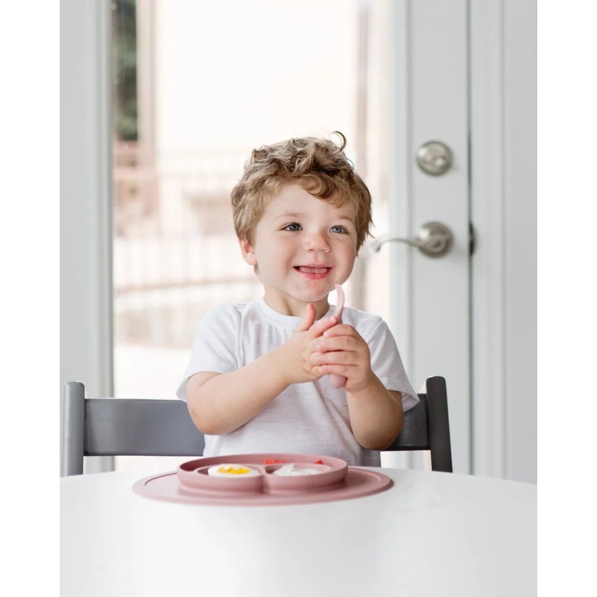 ezpz-silicone-mini-mat-+-utensils-feeding-set-nordic-blush- (7)